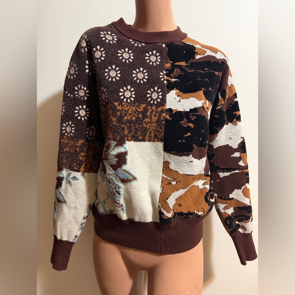 Adorable Soft Sweater in cool pattern